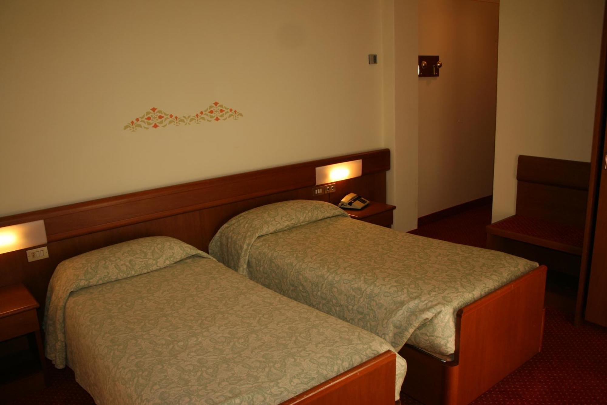 Hotel Collini Pinzolo Exterior foto