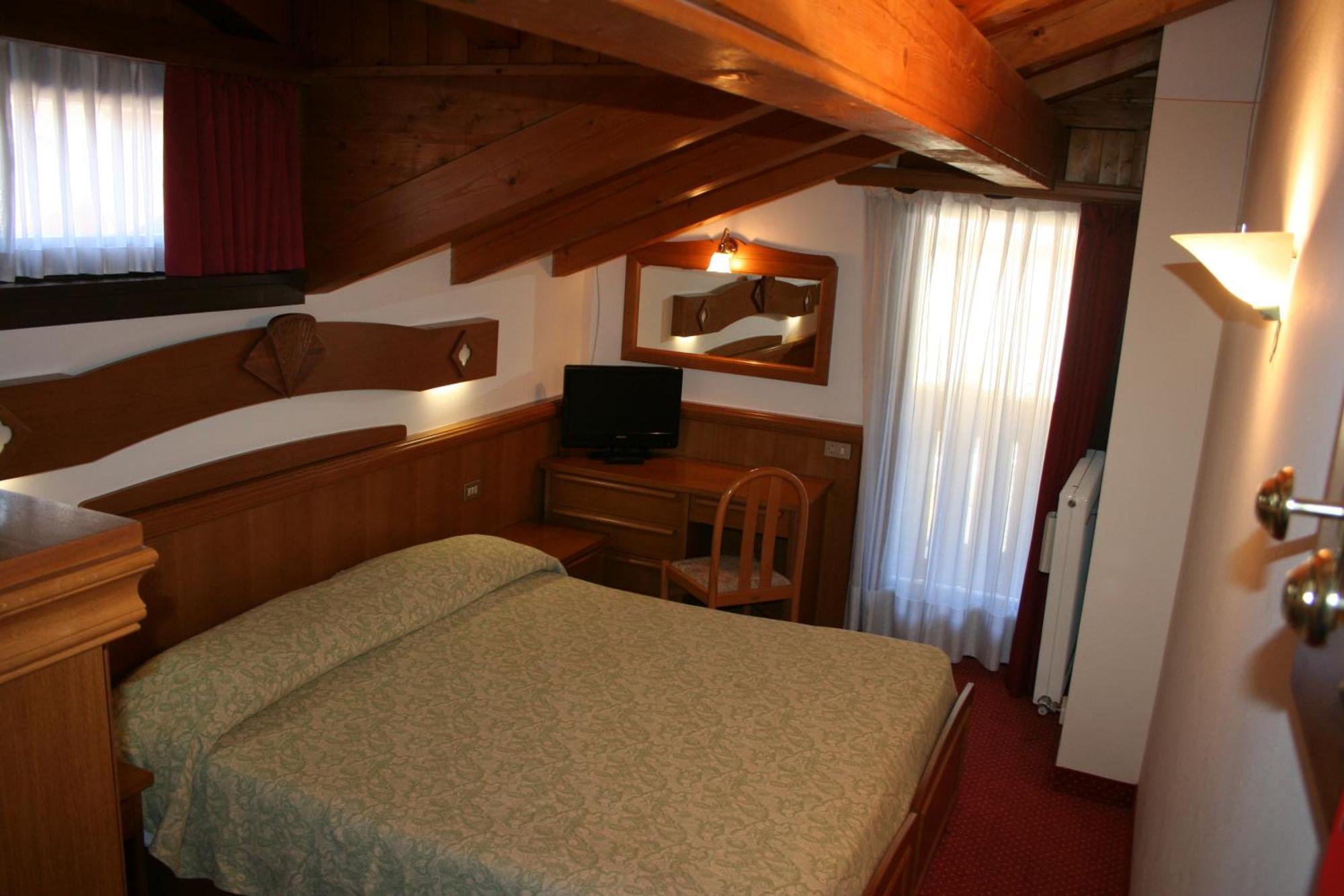 Hotel Collini Pinzolo Exterior foto