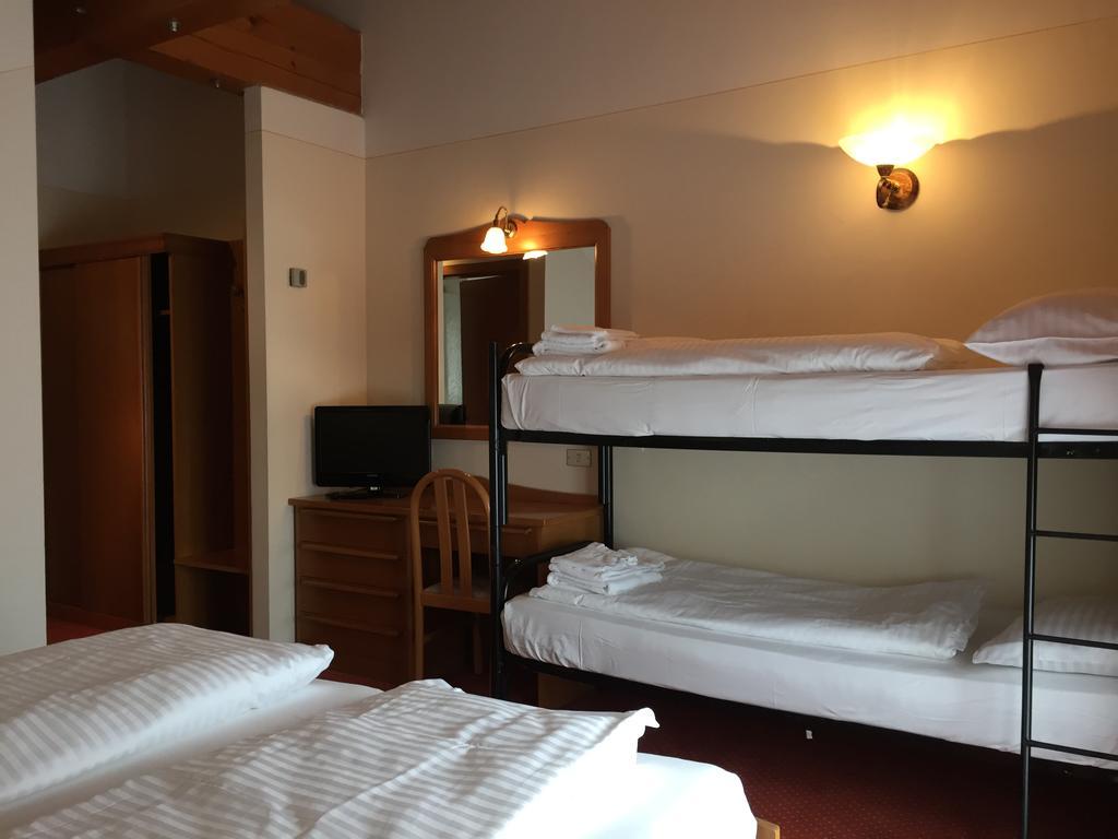 Hotel Collini Pinzolo Quarto foto