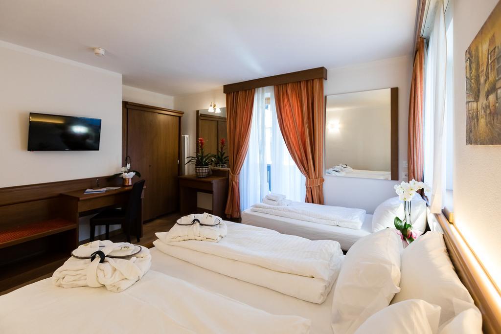 Hotel Collini Pinzolo Exterior foto