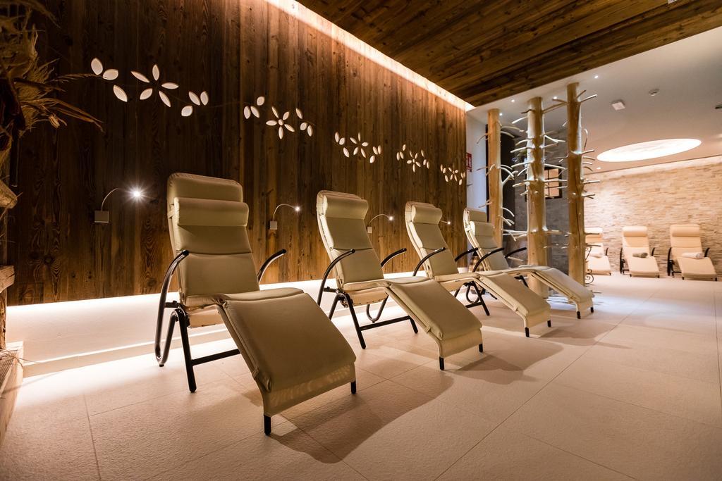 Hotel Collini Pinzolo Exterior foto