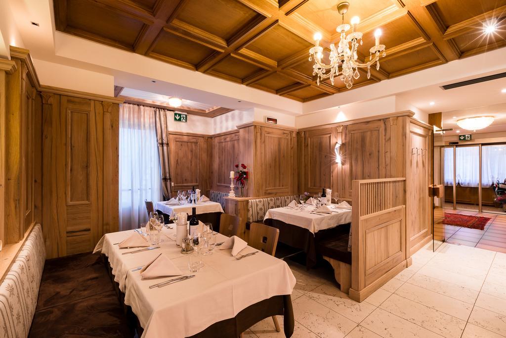 Hotel Collini Pinzolo Exterior foto